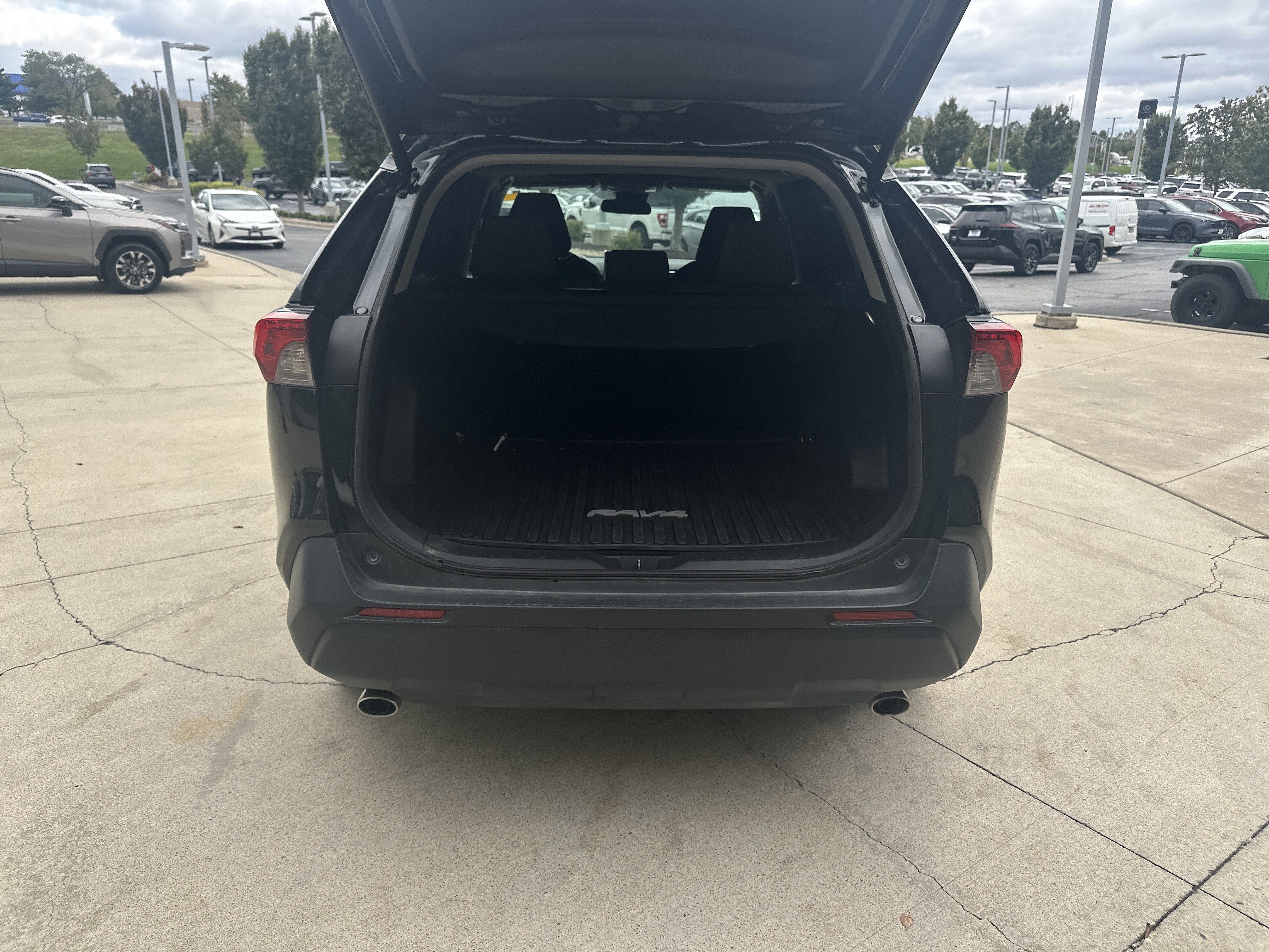 Used 2024 Toyota RAV4 XLE w/ Convenience Package AWD/4WD image 29