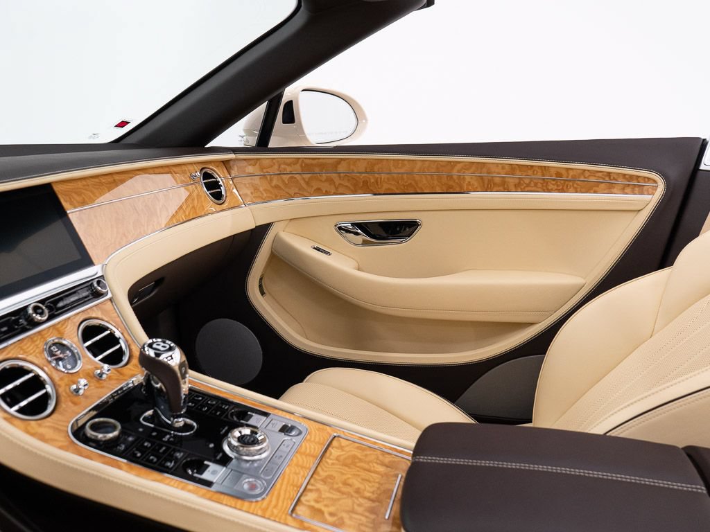 Certified 2022 Bentley Continental GT AWD/4WD image 33