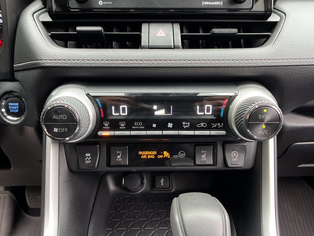 Used 2022 Toyota RAV4 XLE w/ Convenience Package AWD/4WD image 17