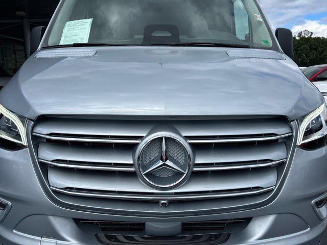 Used 2025 Mercedes-Benz Sprinter 2500 image 10