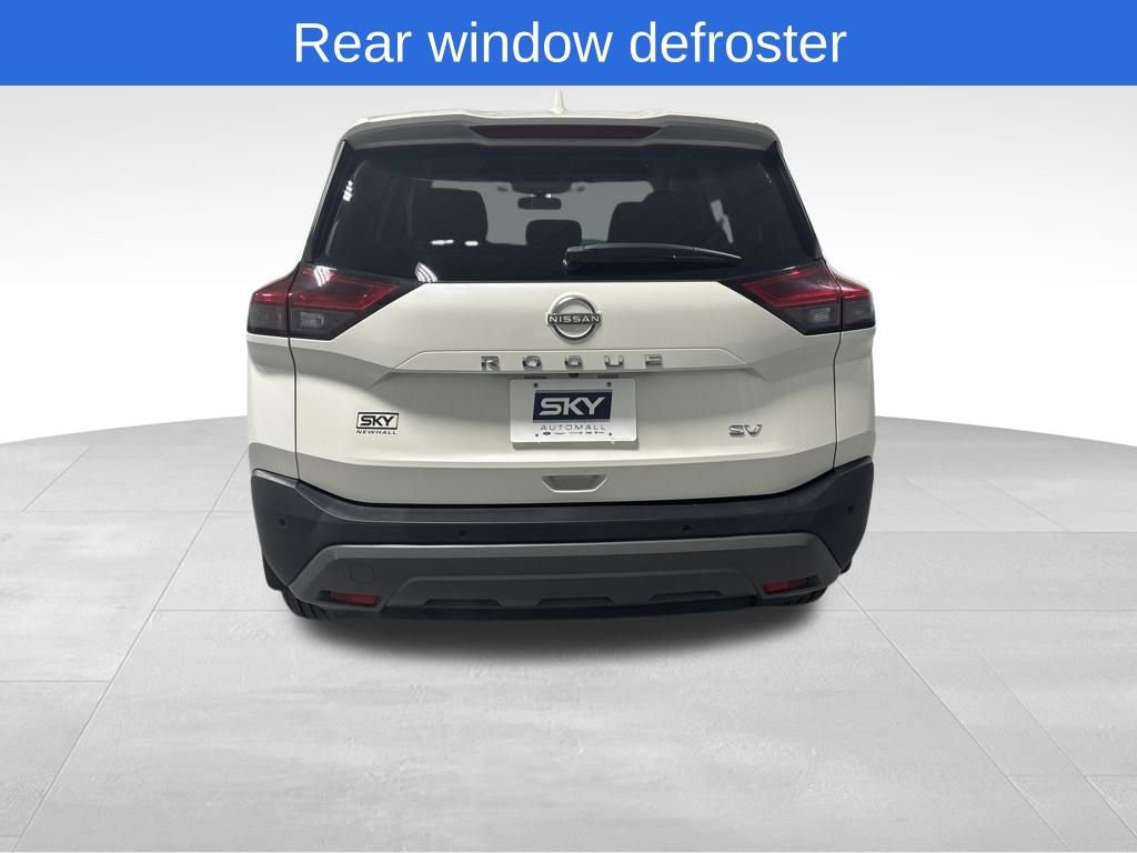 Used 2023 Nissan Rogue SV image 4