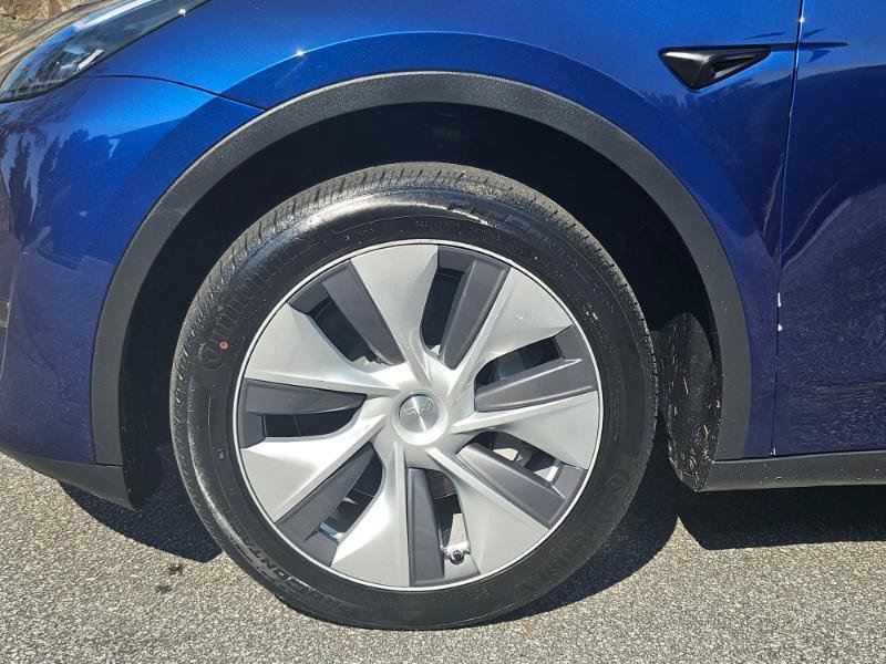 Used 2023 Tesla Model Y Long Range AWD/4WD image 18