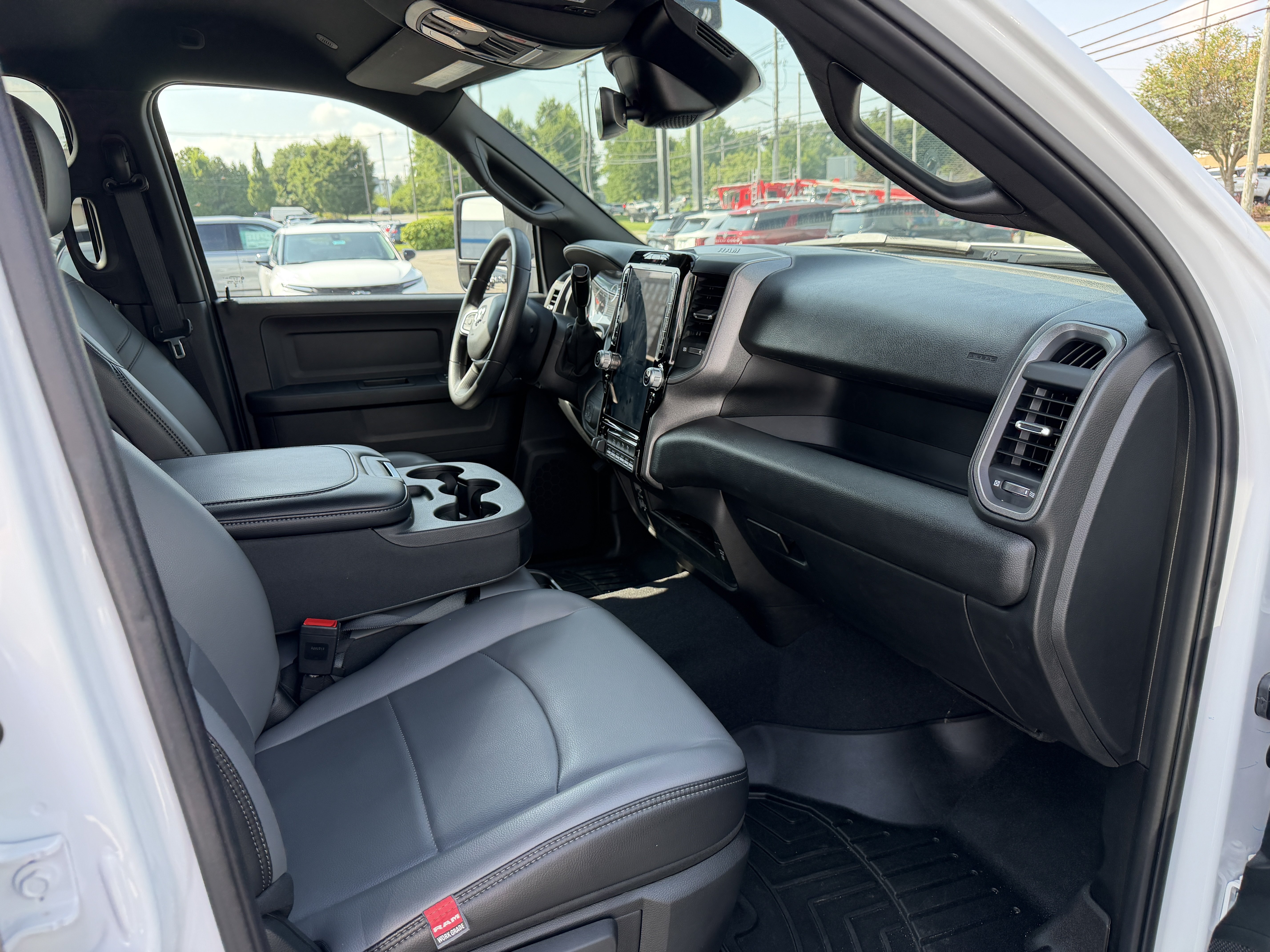 Used 2025 RAM 2500 Tradesman AWD/4WD image 27