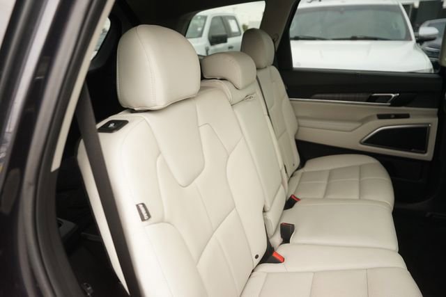 Used 2025 Kia Telluride EX FWD image 17