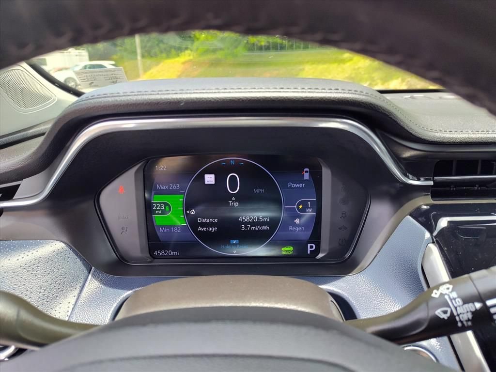Used 2022 Chevrolet Bolt EUV Premier w/ Sun & Sound Package FWD image 13