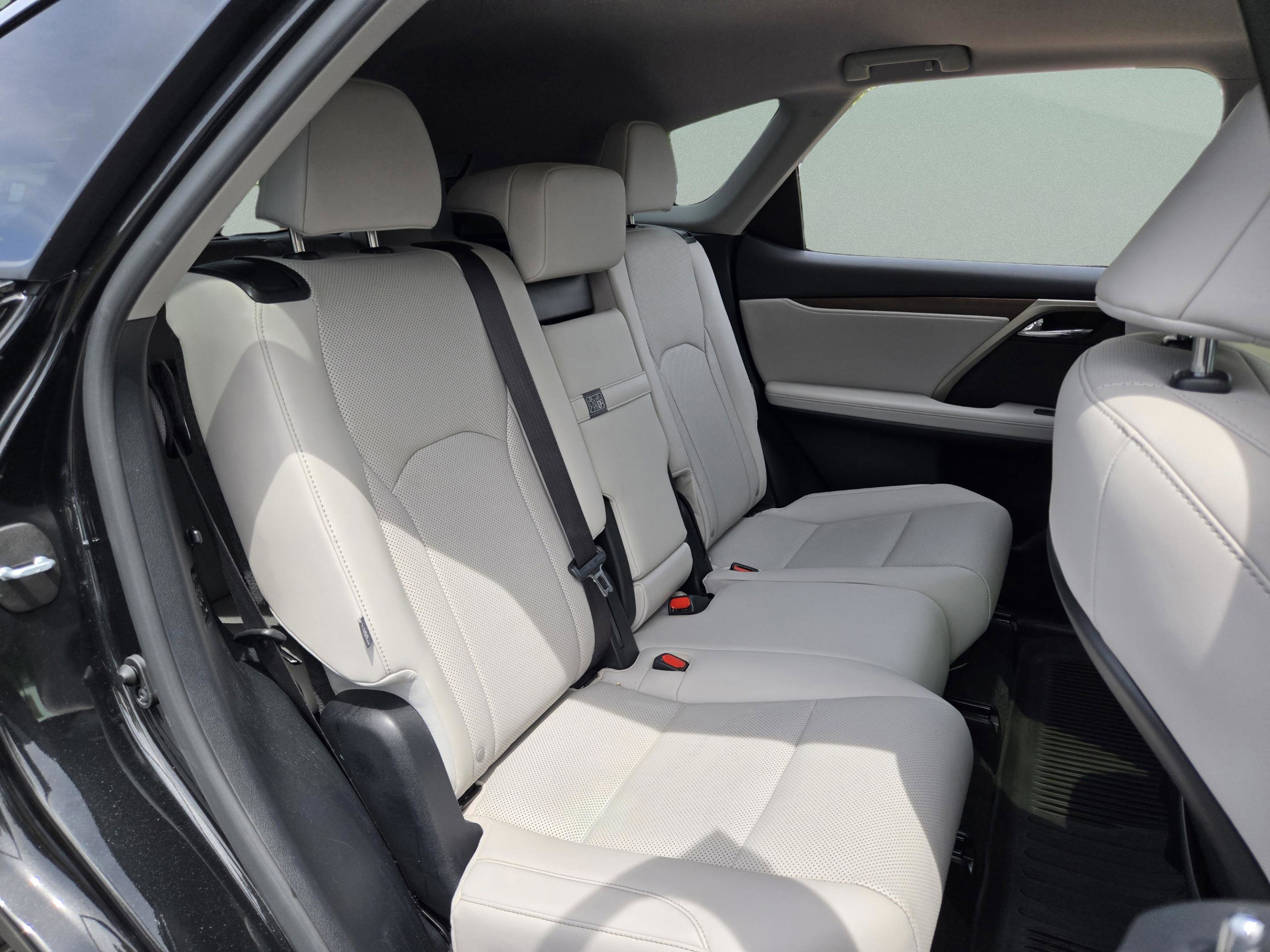 Certified 2022 Lexus RX 350L FWD w/ Premium Package image 13