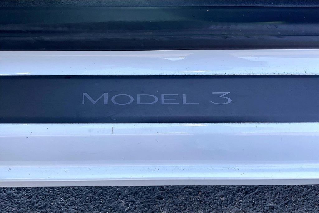 Used 2021 Tesla Model 3 Standard Range Plus RWD image 25