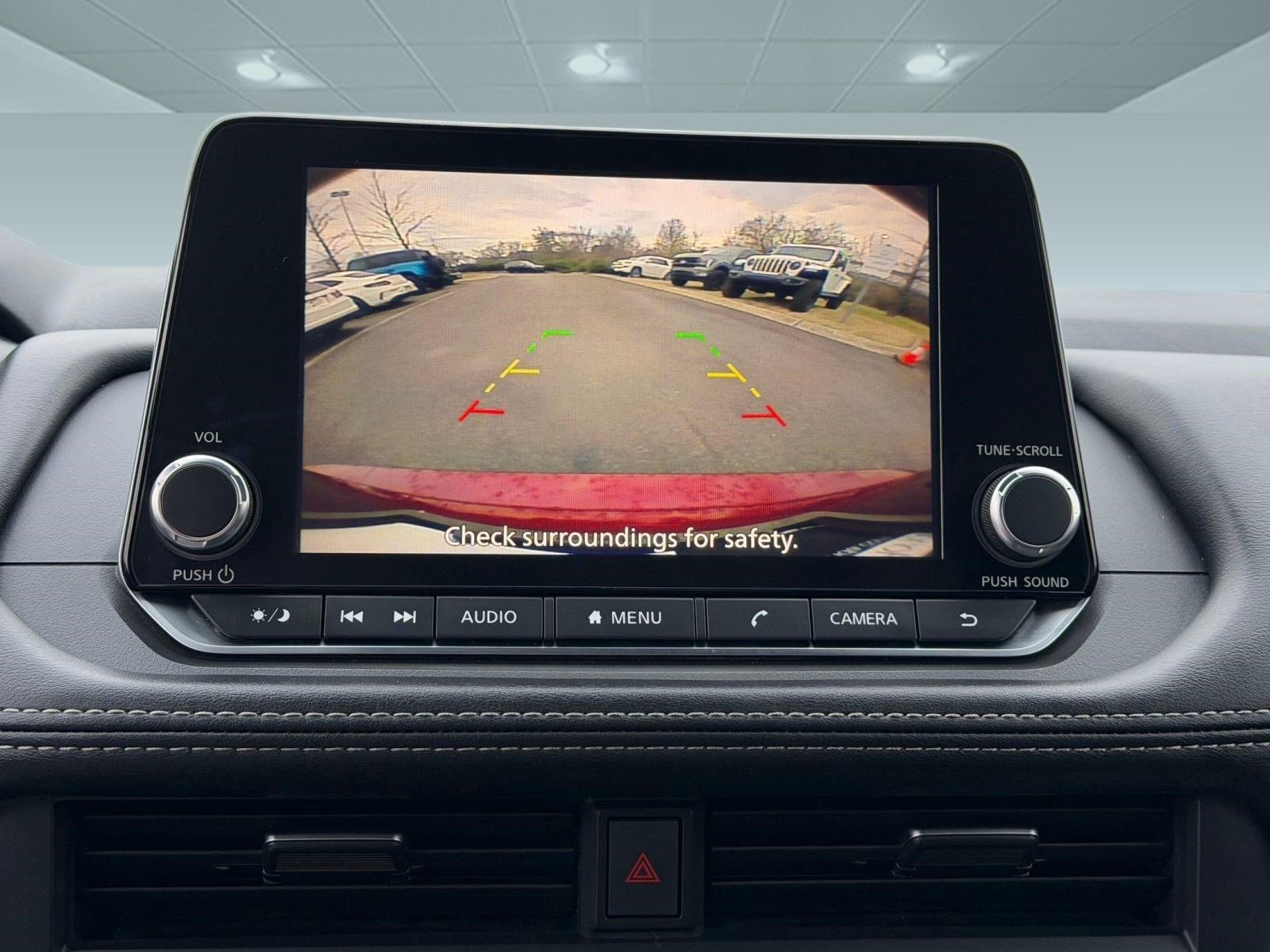 Used 2024 Nissan Rogue SV image 26