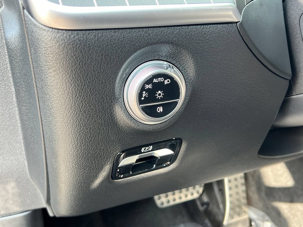 New 2026 Mercedes-Benz C 300 4MATIC Sedan image 14