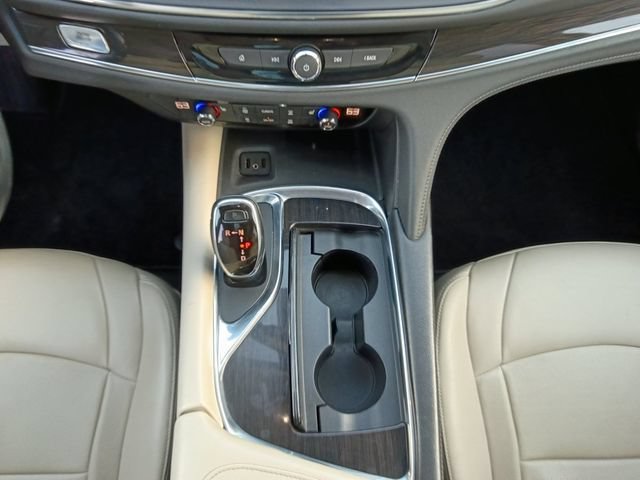 Used 2019 Buick Enclave Essence AWD/4WD image 3