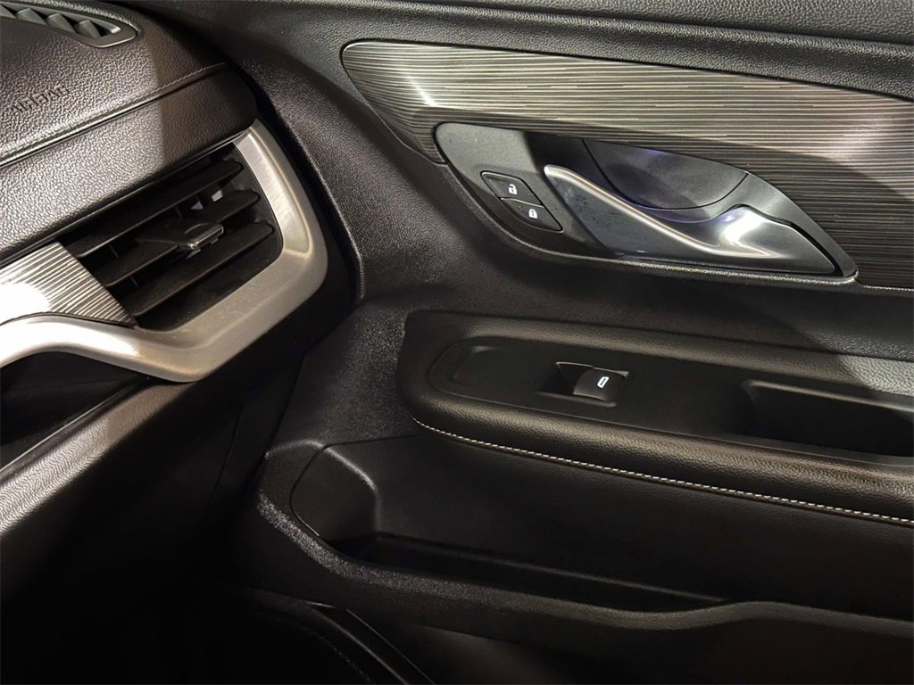 Used 2022 GMC Terrain SLE w/ Driver Convenience Package image 25