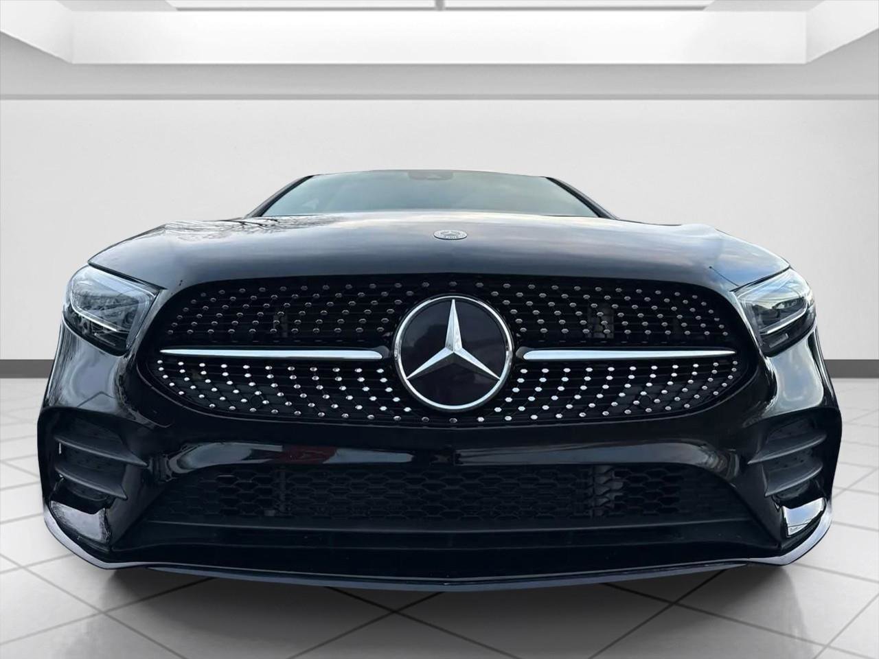 Used 2022 Mercedes-Benz A 220 4MATIC w/ AMG Line image 6