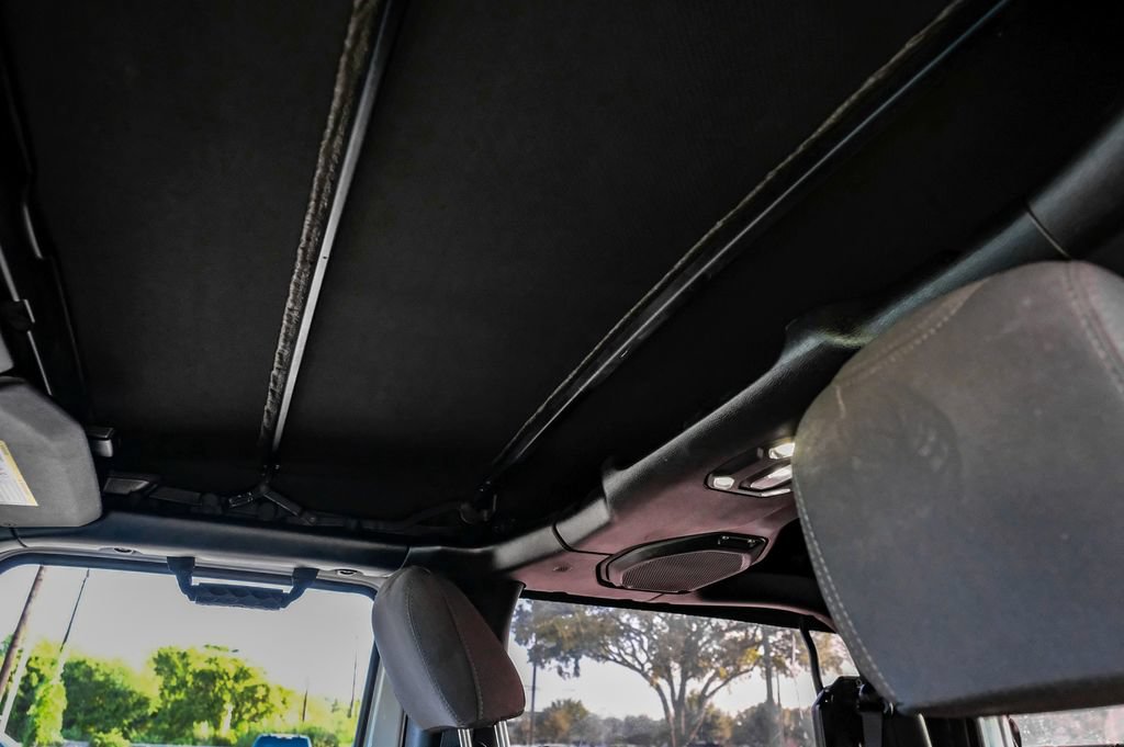 Used 2022 Jeep Wrangler Sport AWD/4WD image 15