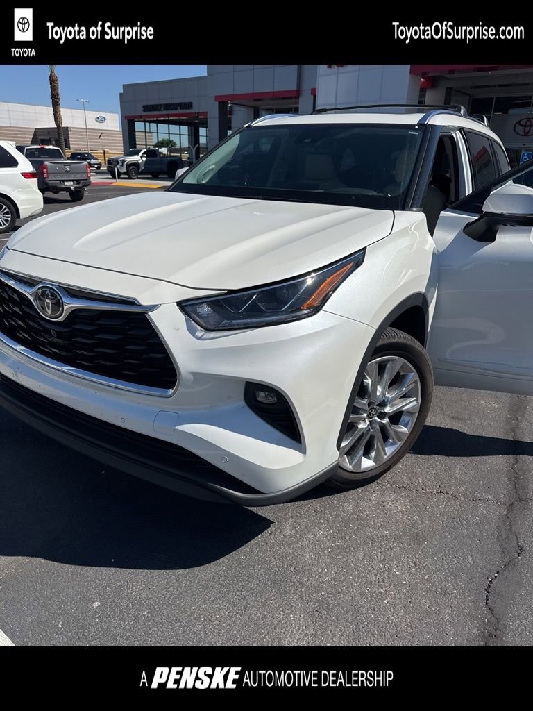 Certified 2021 Toyota Highlander Limited image 1