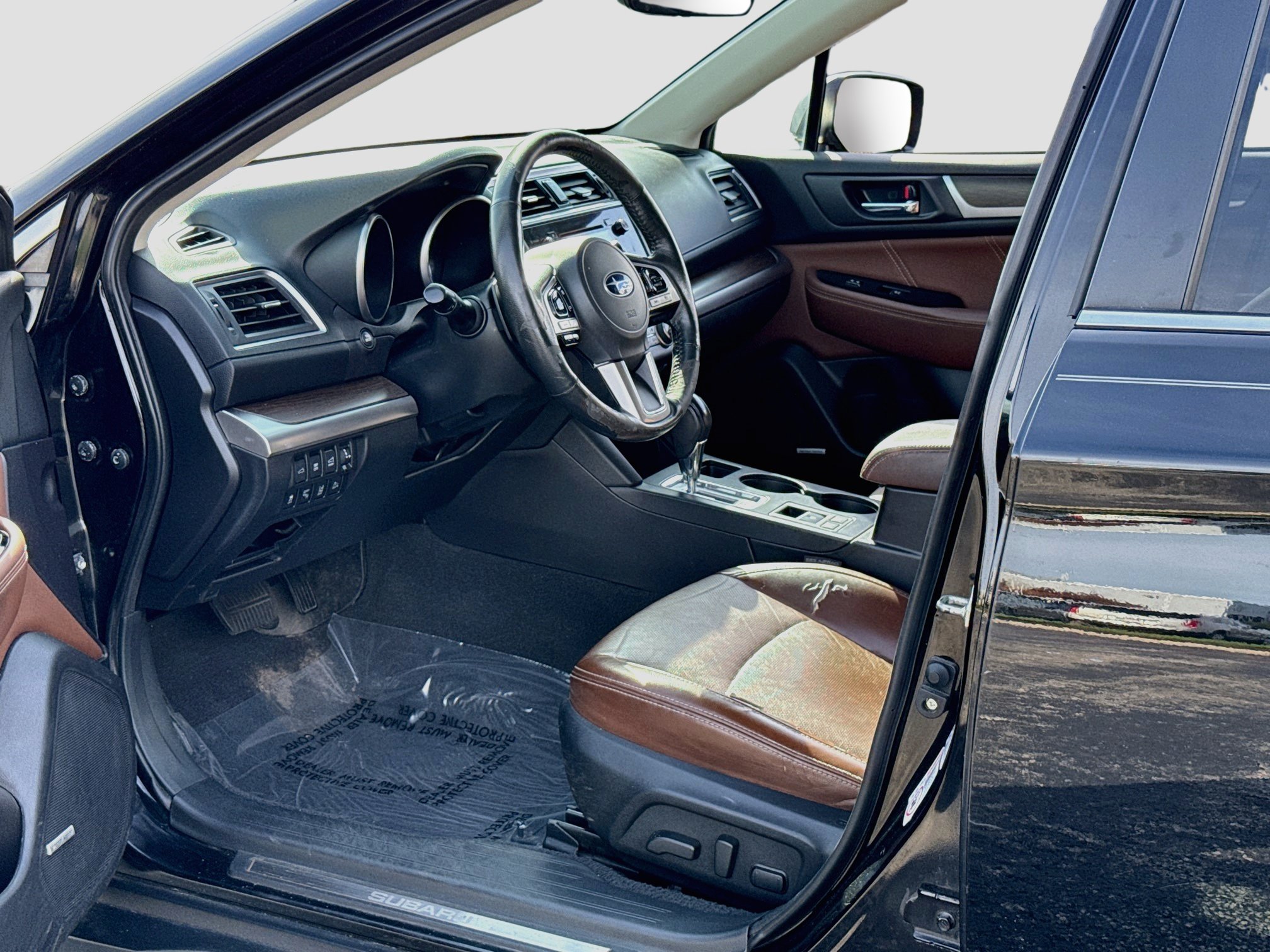 Used 2017 Subaru Outback 2.5i Touring AWD/4WD image 11