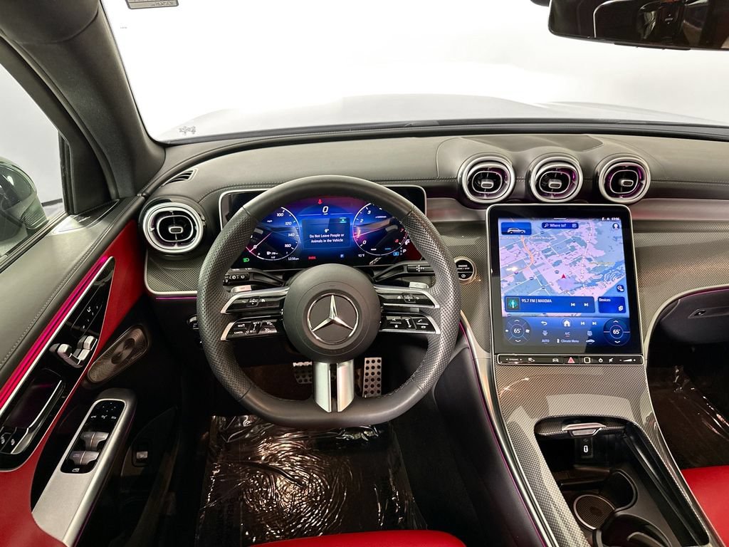 Used 2025 Mercedes-Benz GLC 300 4MATIC image 23