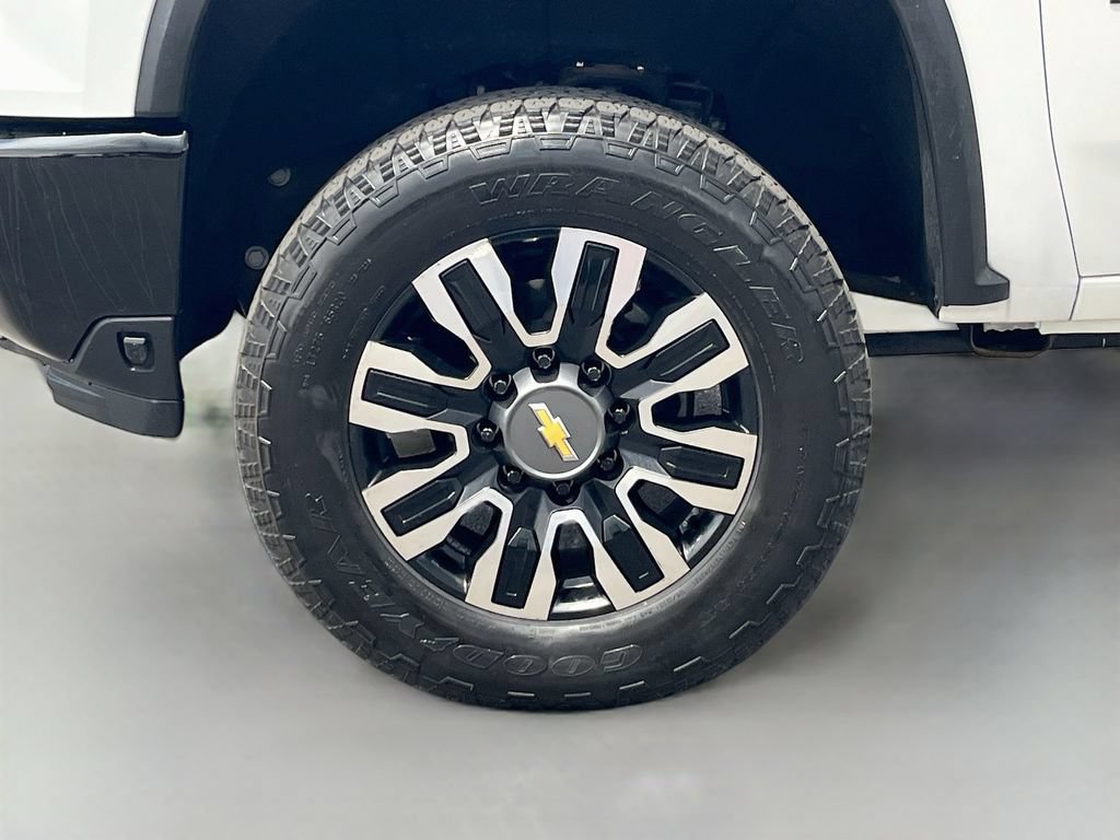 Used 2024 Chevrolet Silverado 2500 Custom w/ Custom Convenience Package AWD/4WD image 29