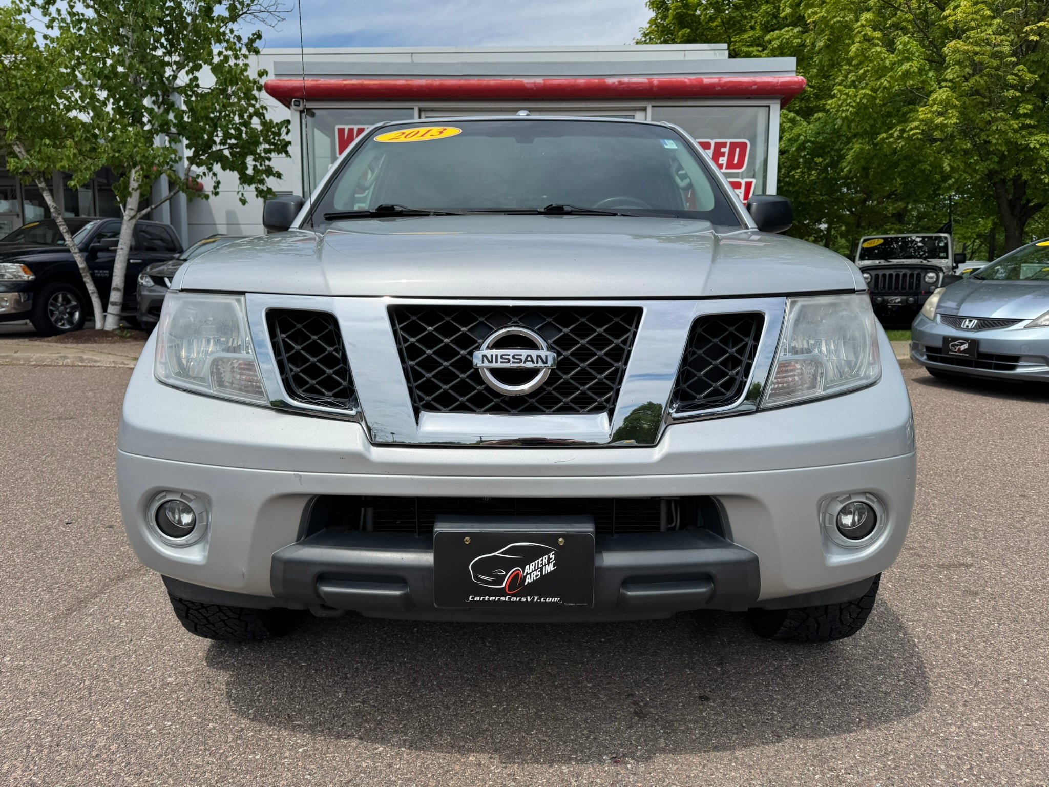 Used 2013 Nissan Frontier SV w/ SV Value Truck Pkg AWD/4WD image 3