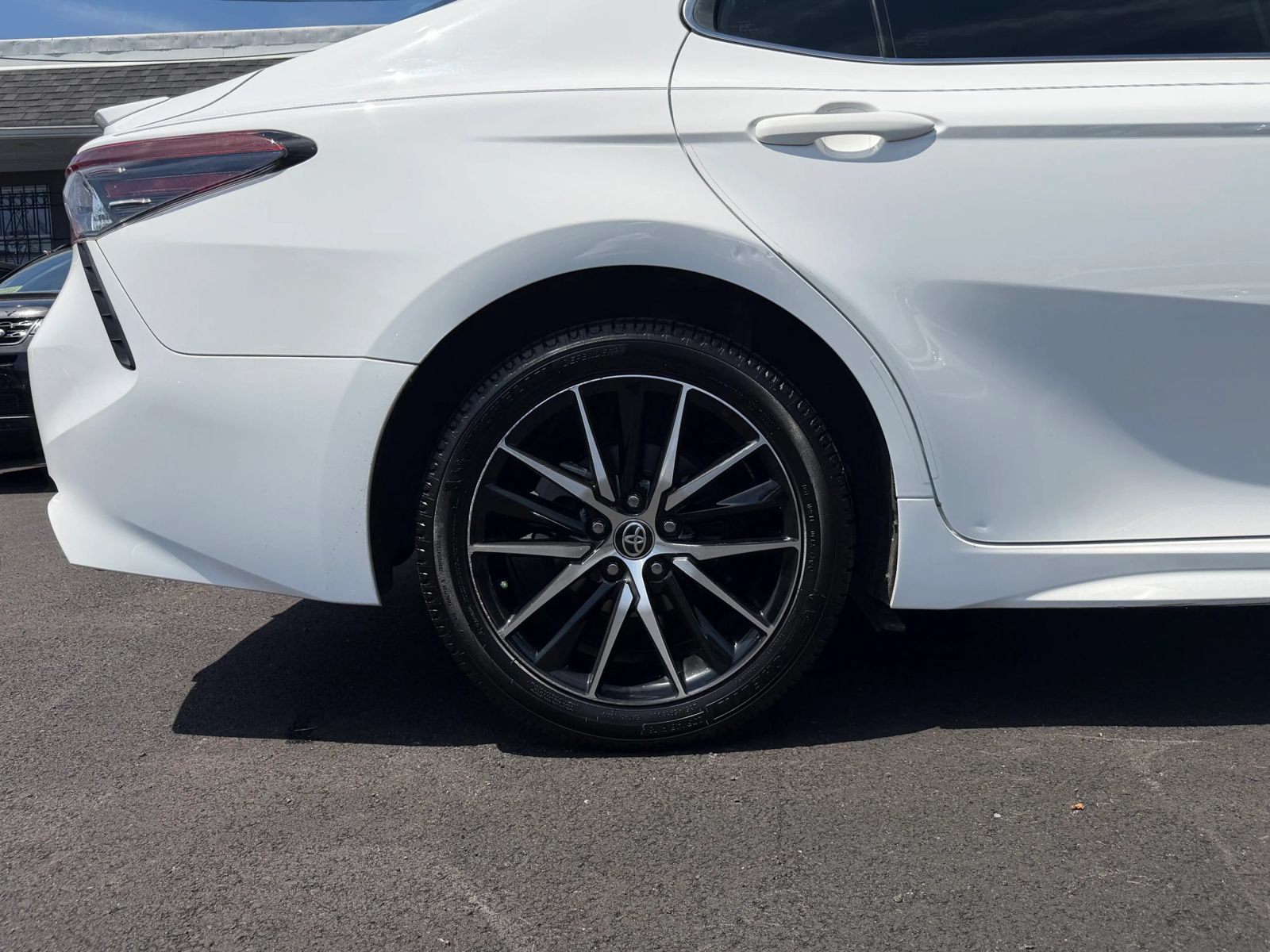 Used 2021 Toyota Camry SE FWD image 23