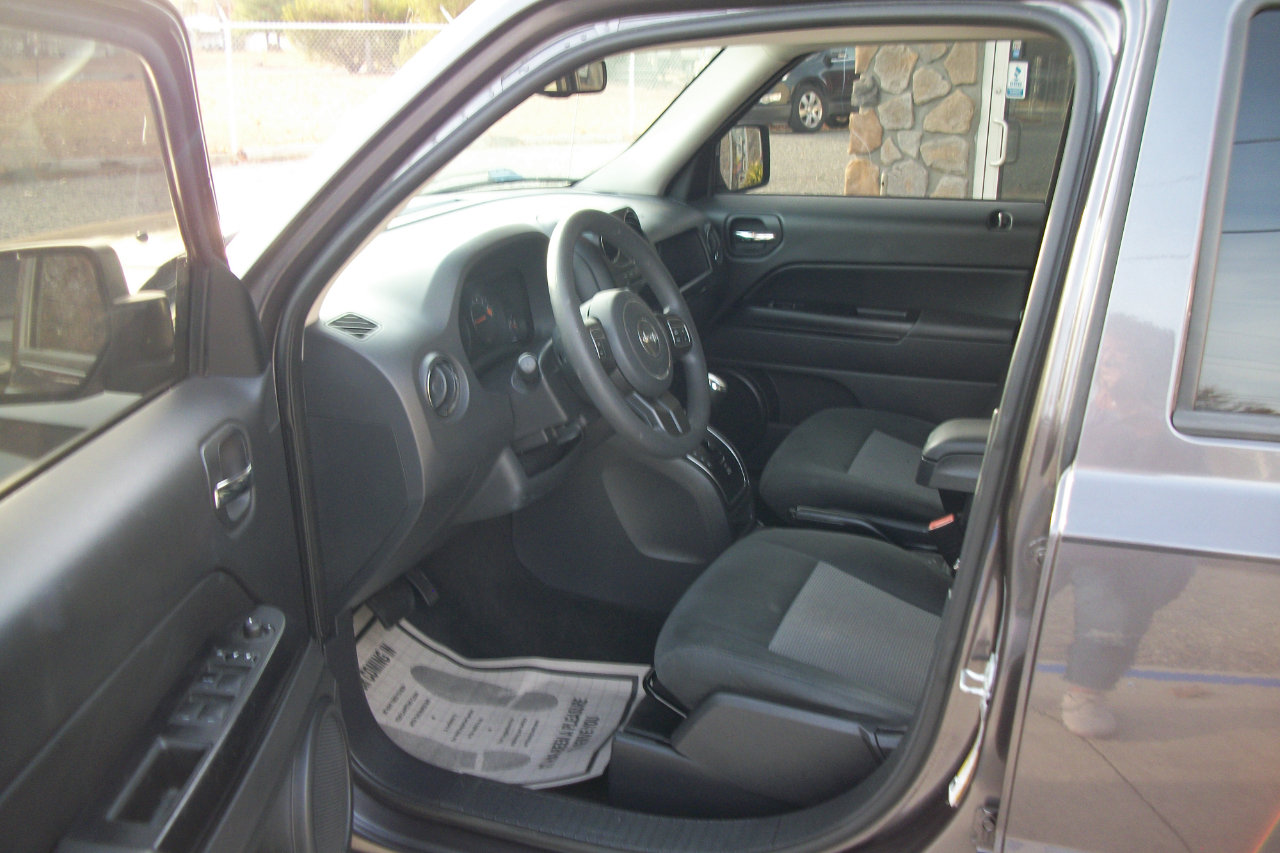 Used 2015 Jeep Patriot Sport w/ Power Value Group image 2