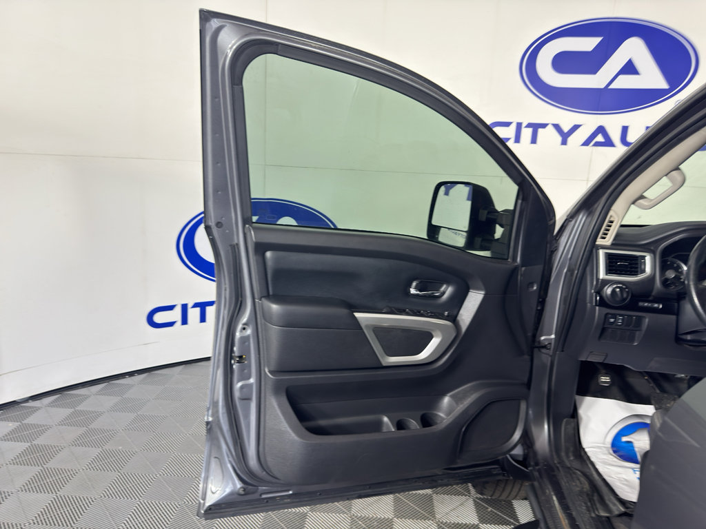Used 2021 Nissan Titan SV w/ SV Convenience Package AWD/4WD image 14