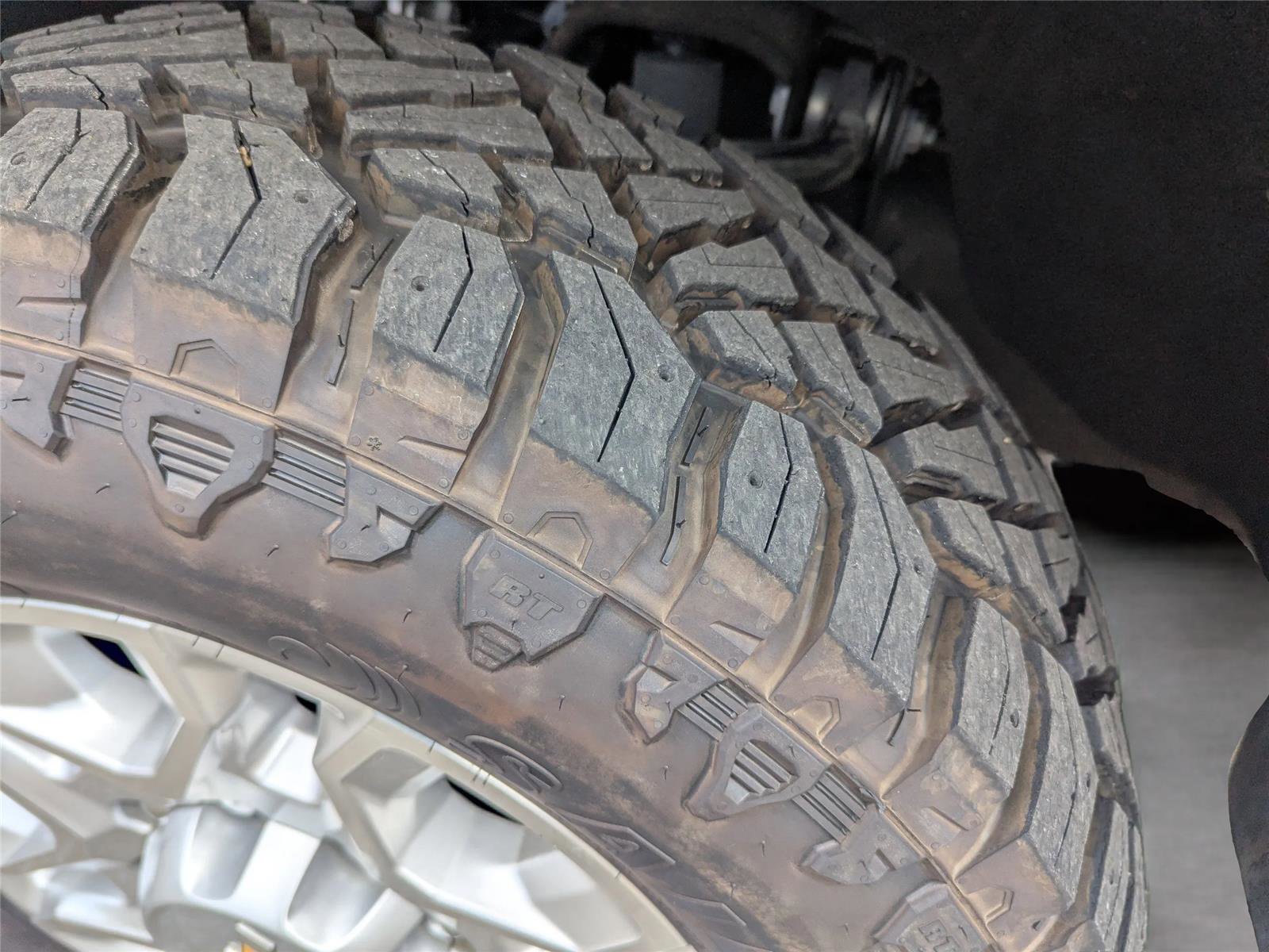 Used 2024 Chevrolet Silverado 2500 LTZ w/ LTZ Convenience Package image 28