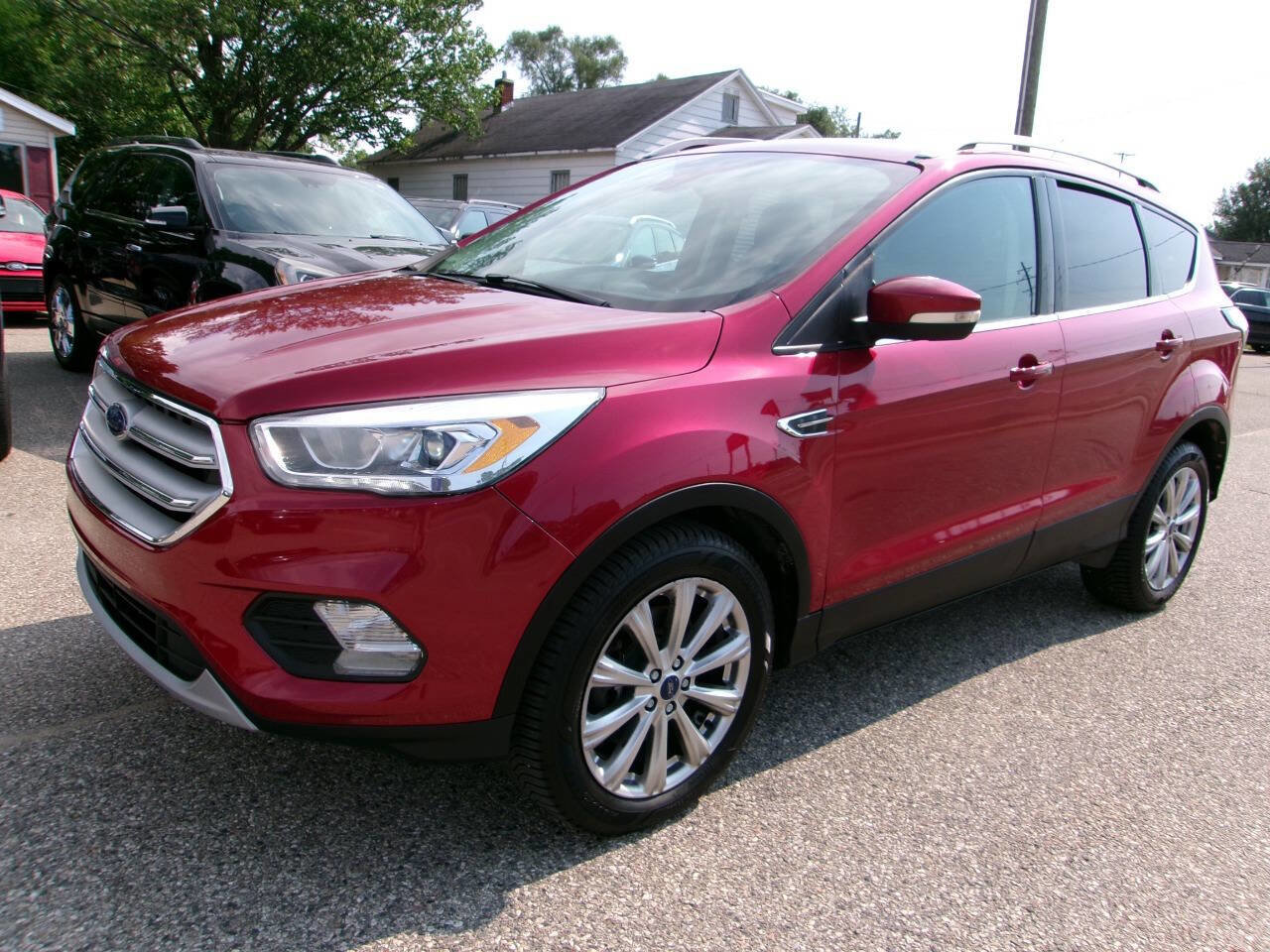 Used 2017 Ford Escape Titanium image 1