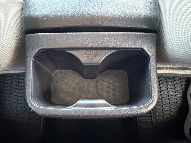 Used 2016 Toyota Tacoma SR5 w/ SR5 Appearance Package (SN) AWD/4WD image 11