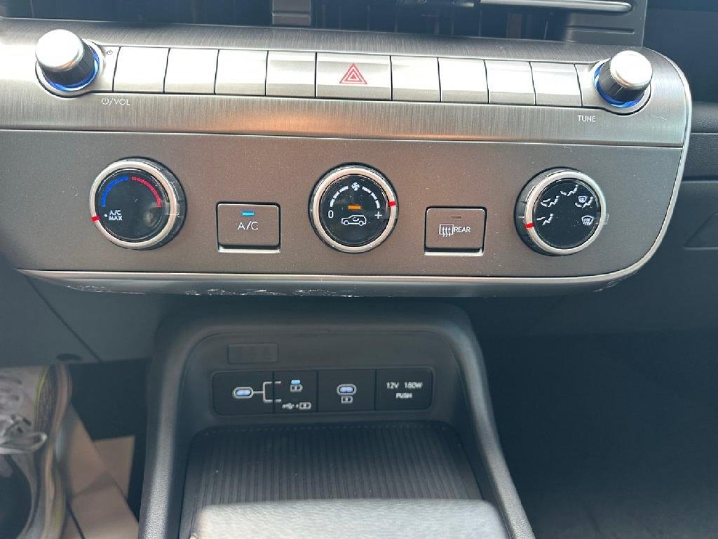 New 2027 Hyundai Kona SE FWD image 17
