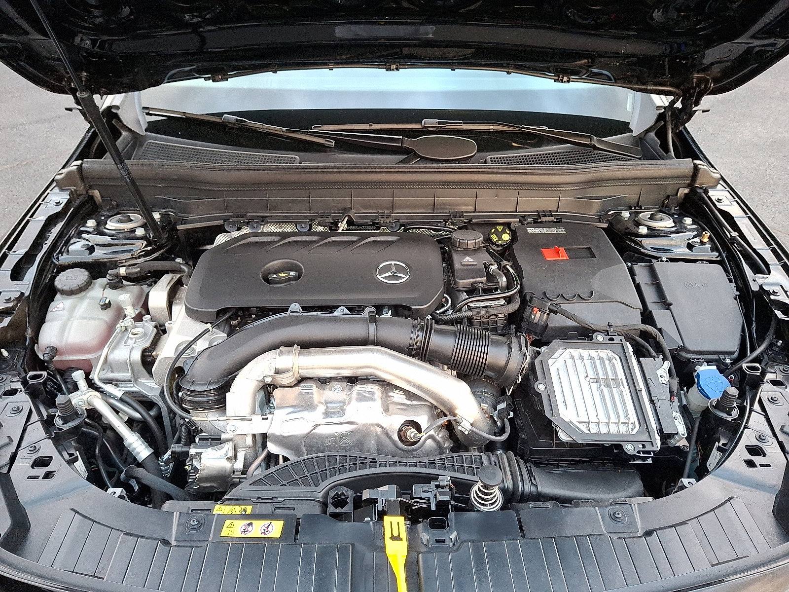 Certified 2025 Mercedes-Benz GLB 250 4MATIC image 29