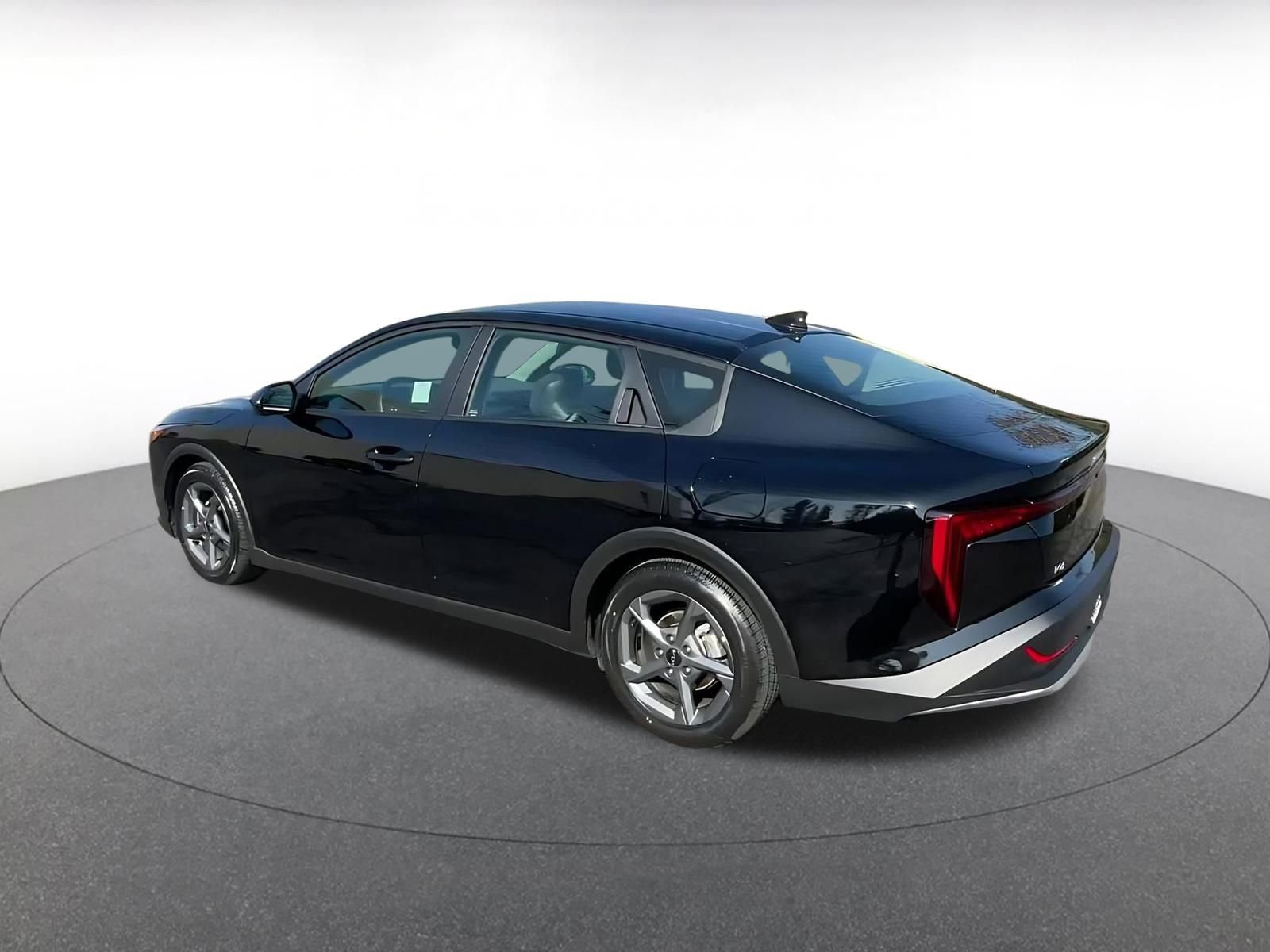 Used 2025 Kia K4 LXS image 10