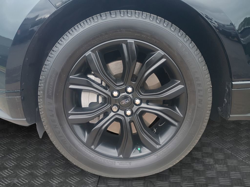 Used 2022 Ford Edge SE w/ Black Appearance Package image 23