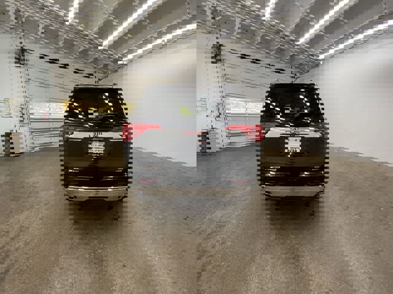 Used 2018 GMC Acadia Denali w/ Technology Package image 5