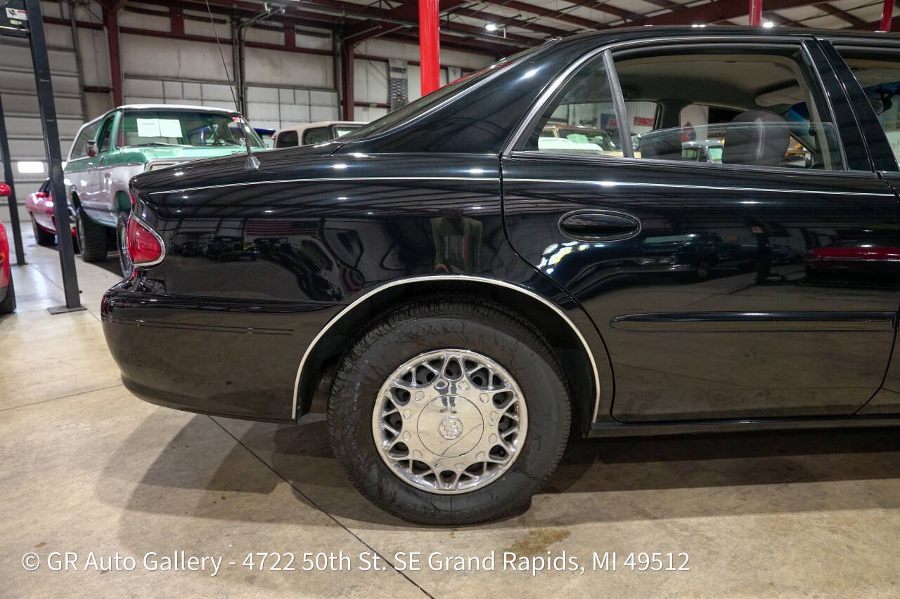 Used 2004 Buick Century Custom FWD image 9