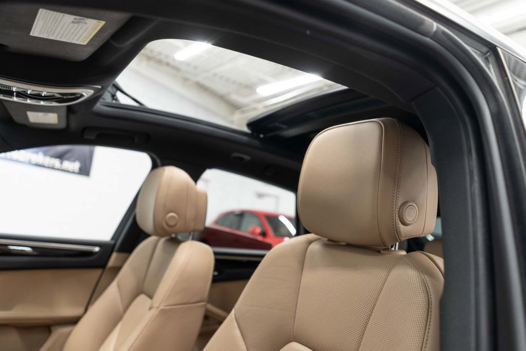 Used 2023 Porsche Macan image 8