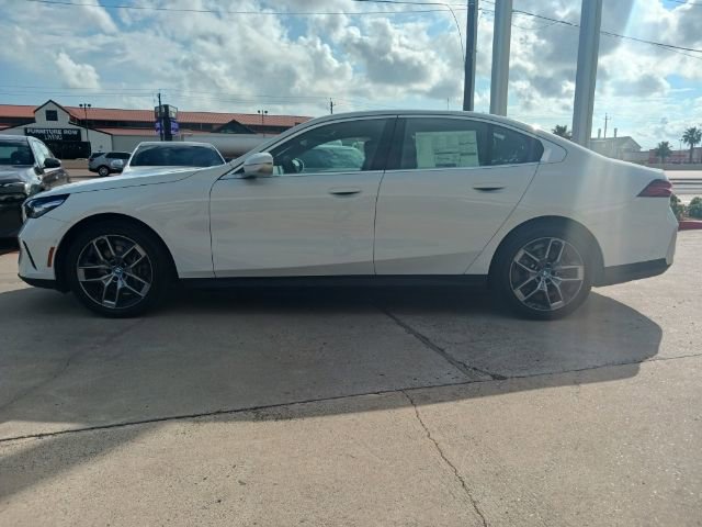 New 2024 BMW i5 eDrive40i w/ Convenience Package image 6