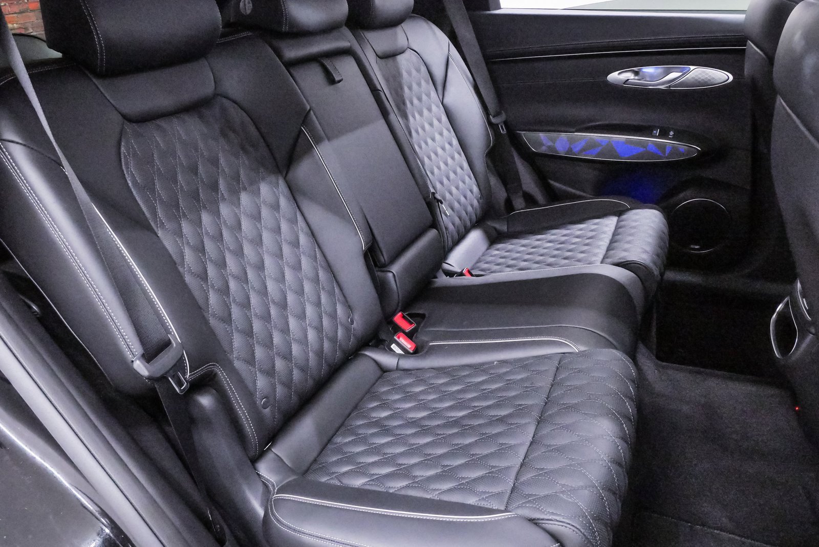 Certified 2025 Genesis GV70 3.5T Sport w/ Sport Advanced Package image 12