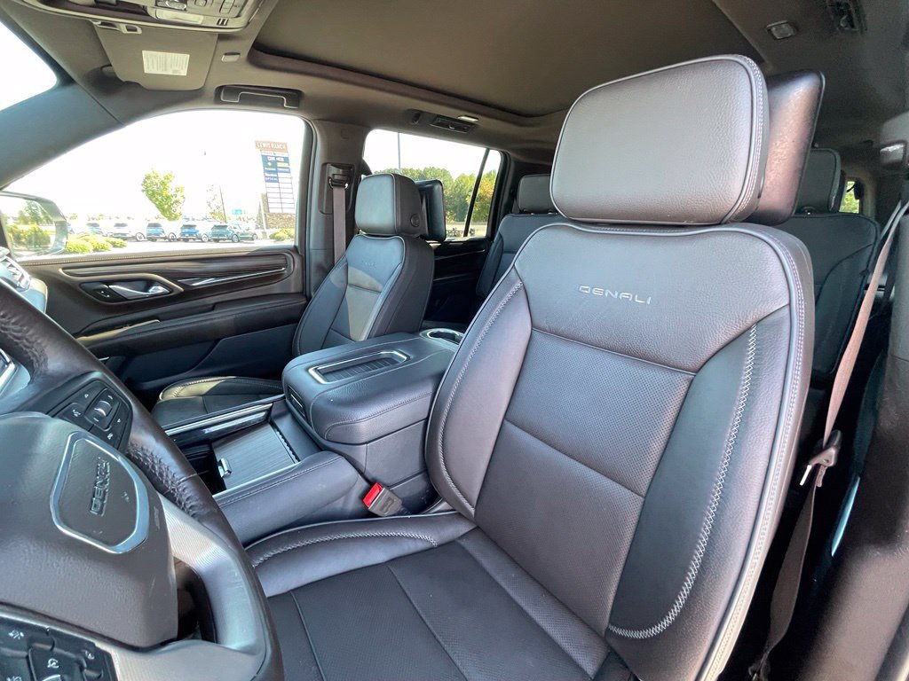Used 2024 GMC Yukon XL Denali w/ Advanced Technology Package AWD/4WD image 22