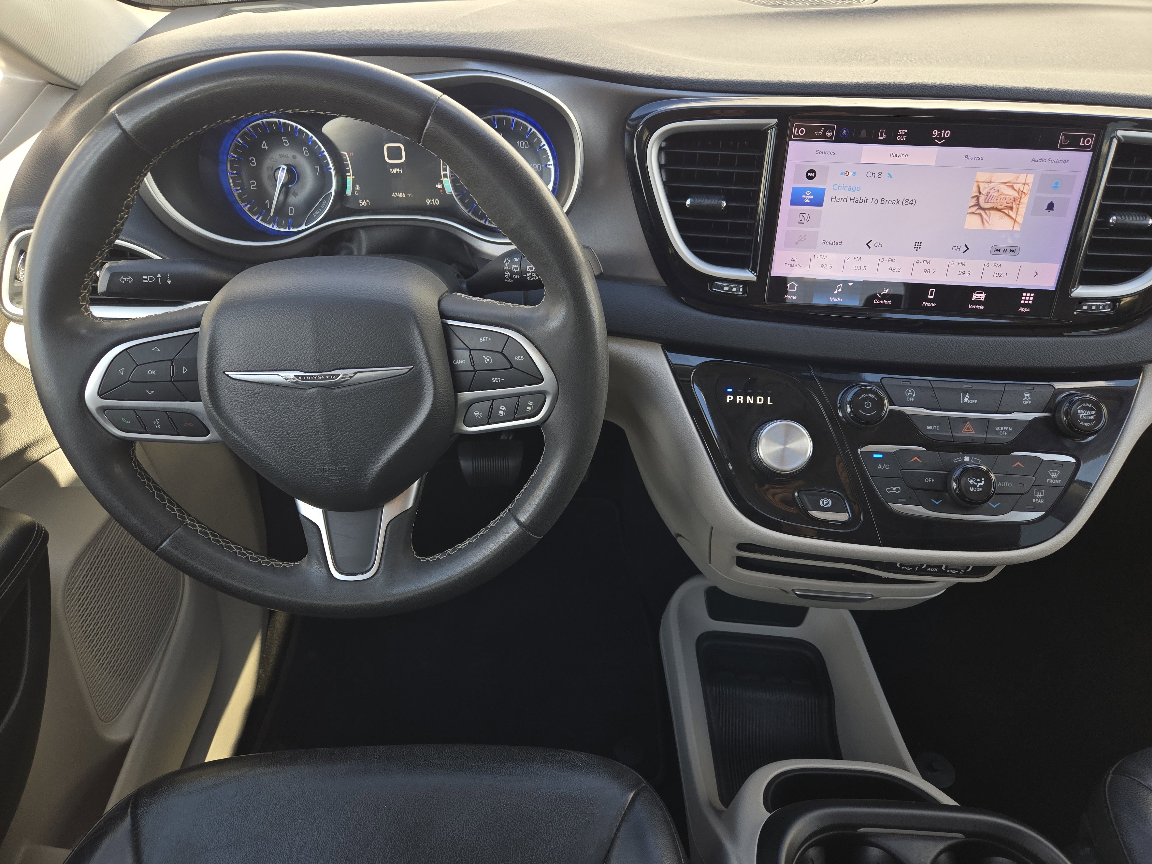 Used 2022 Chrysler Pacifica Touring-L FWD image 28