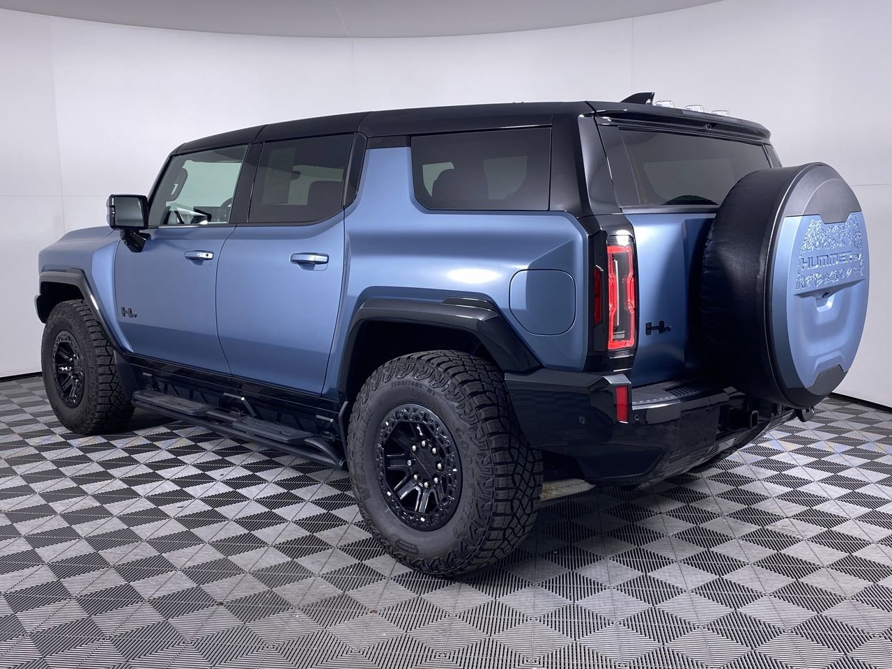 Certified 2024 GMC Hummer EV 3X w/ Omega Edition AWD/4WD image 33