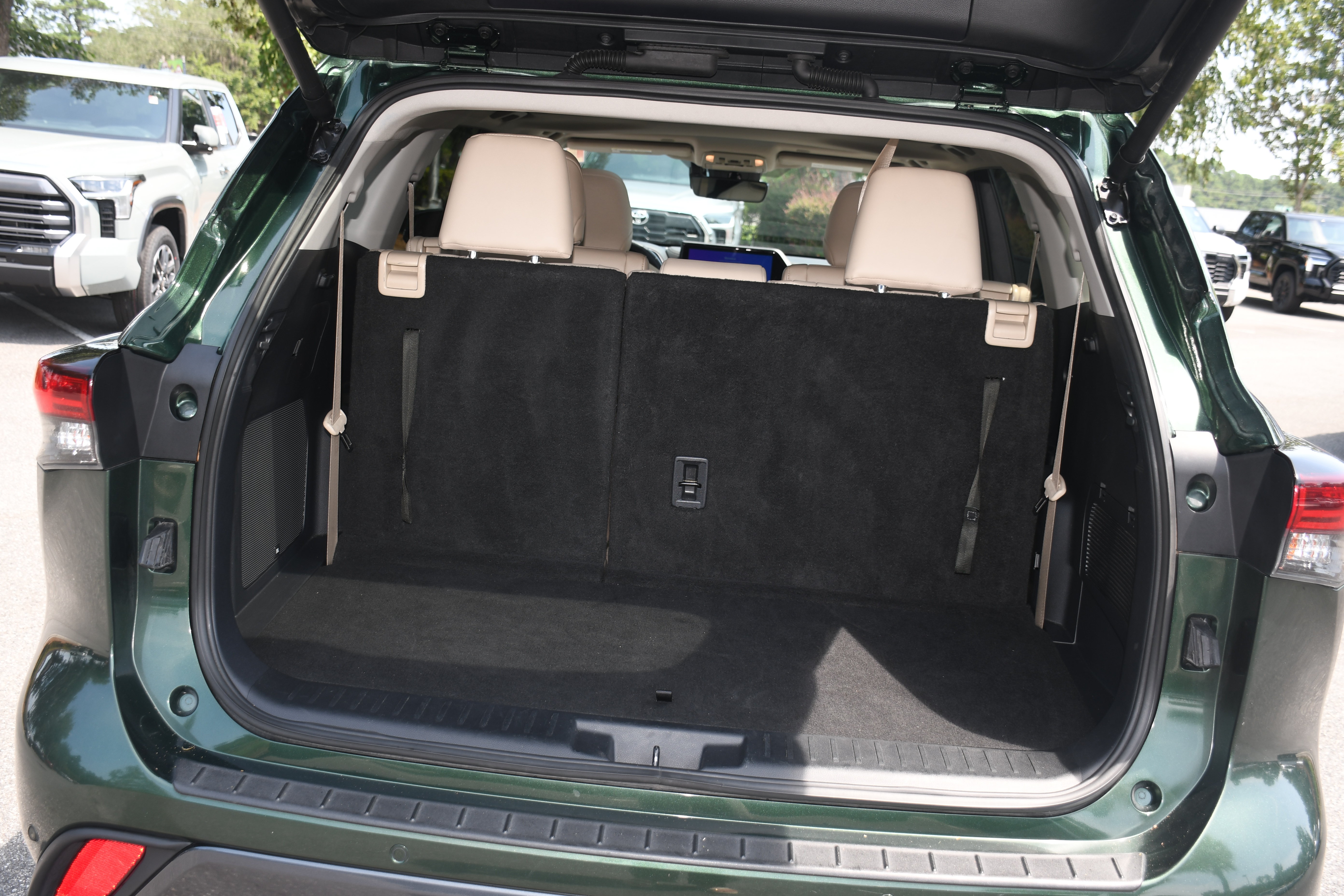 Certified 2025 Toyota Highlander LE AWD/4WD image 19