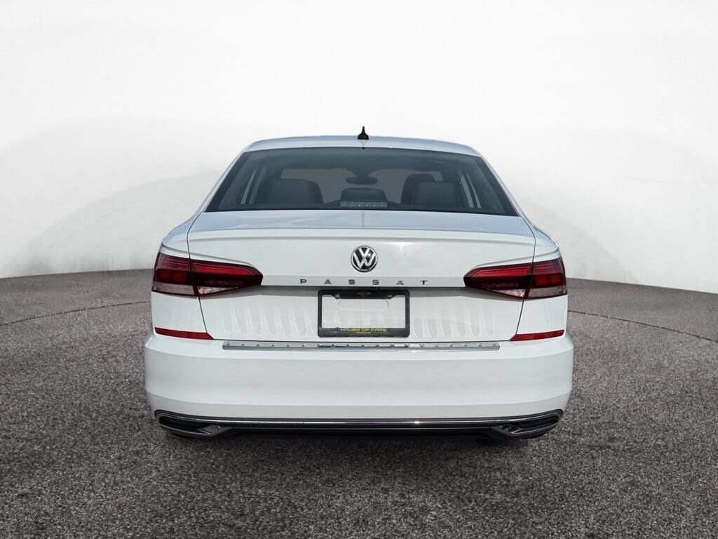 Used 2021 Volkswagen Passat 2.0T SE FWD image 4