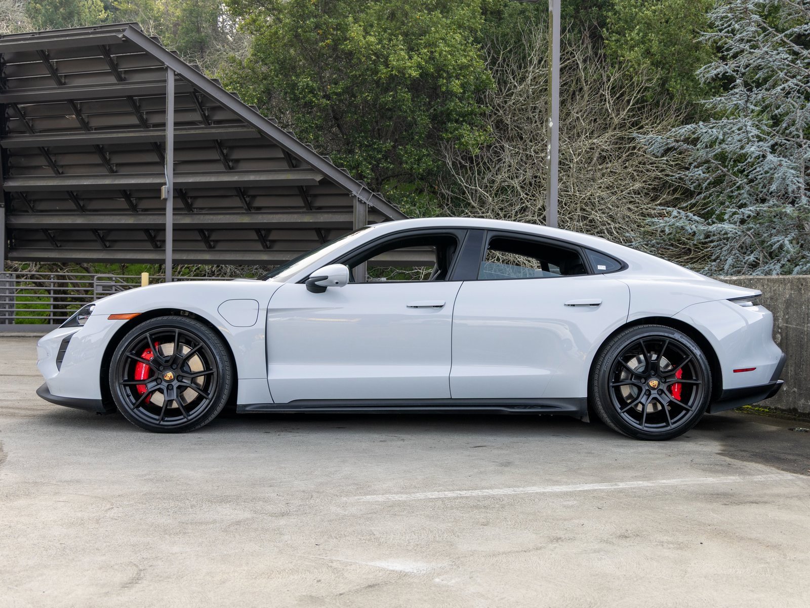 Certified 2023 Porsche Taycan GTS image 2