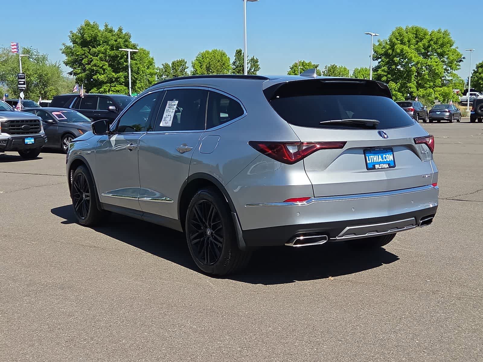 Used 2025 Acura MDX SH-AWD w/ Technology Package image 12