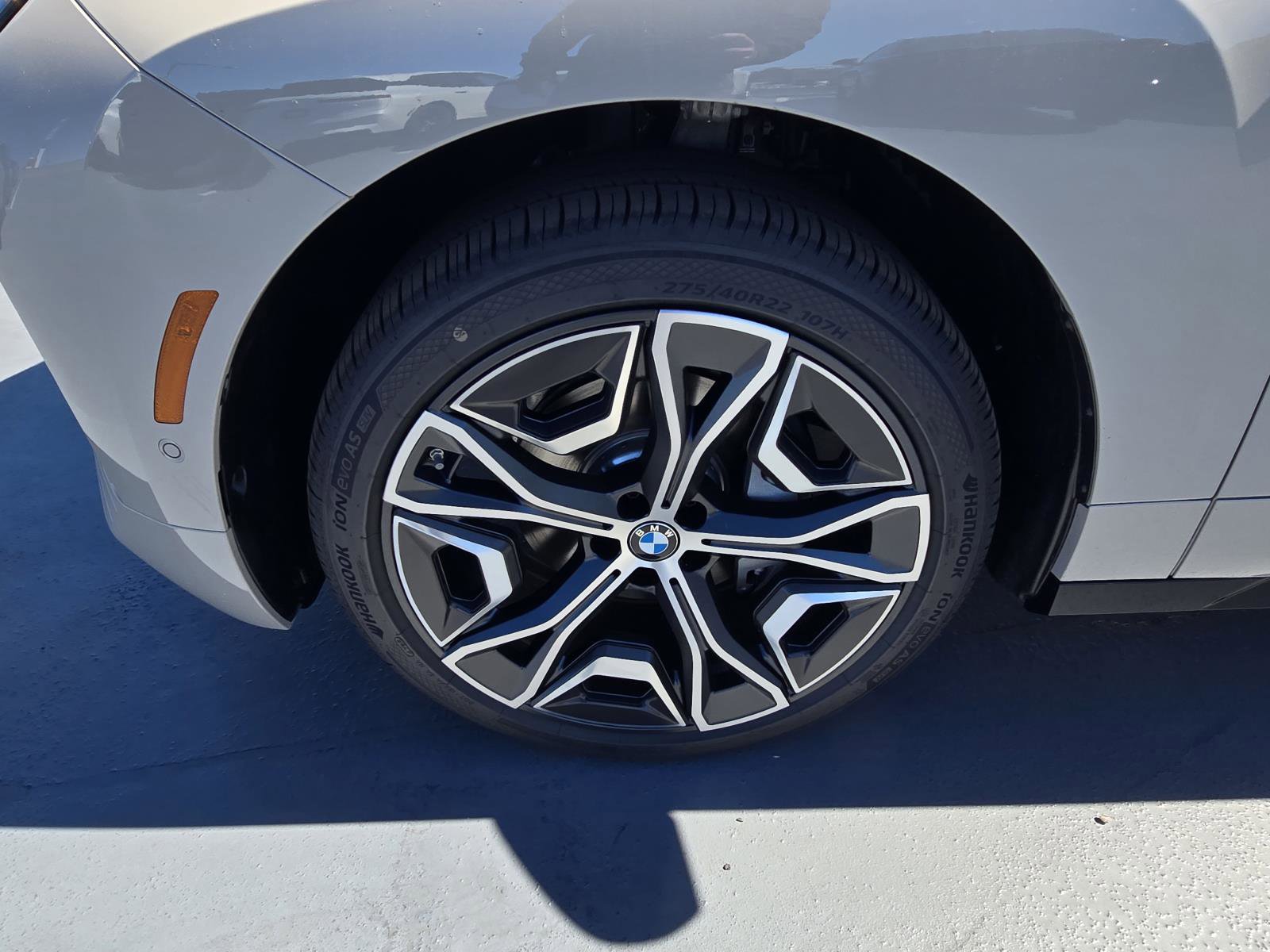 New 2026 BMW iX xDrive60 w/ Executive Package image 7