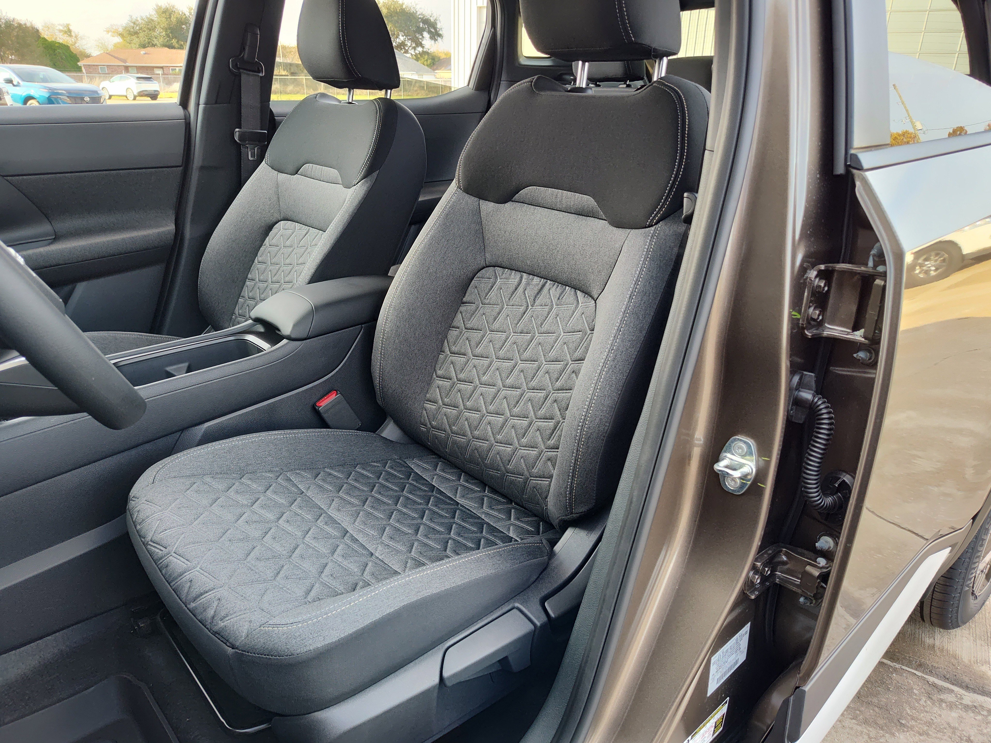 New 2026 Nissan Kicks SV w/ SV Premium Package image 6