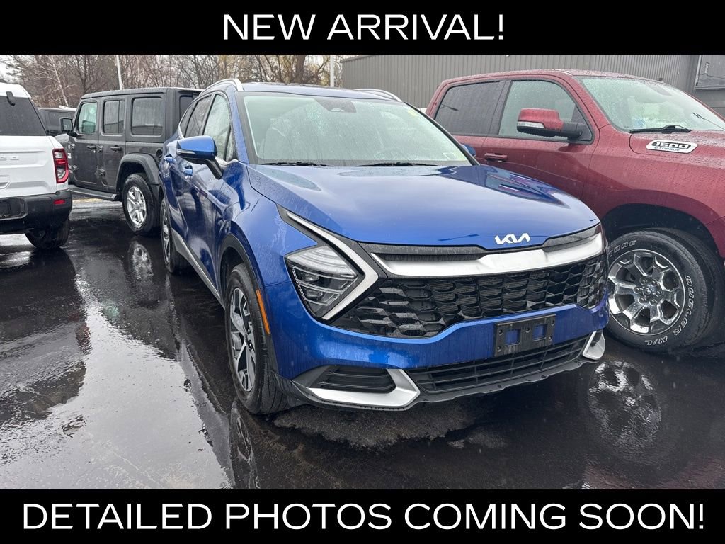 Used 2025 Kia Sportage EX image 1