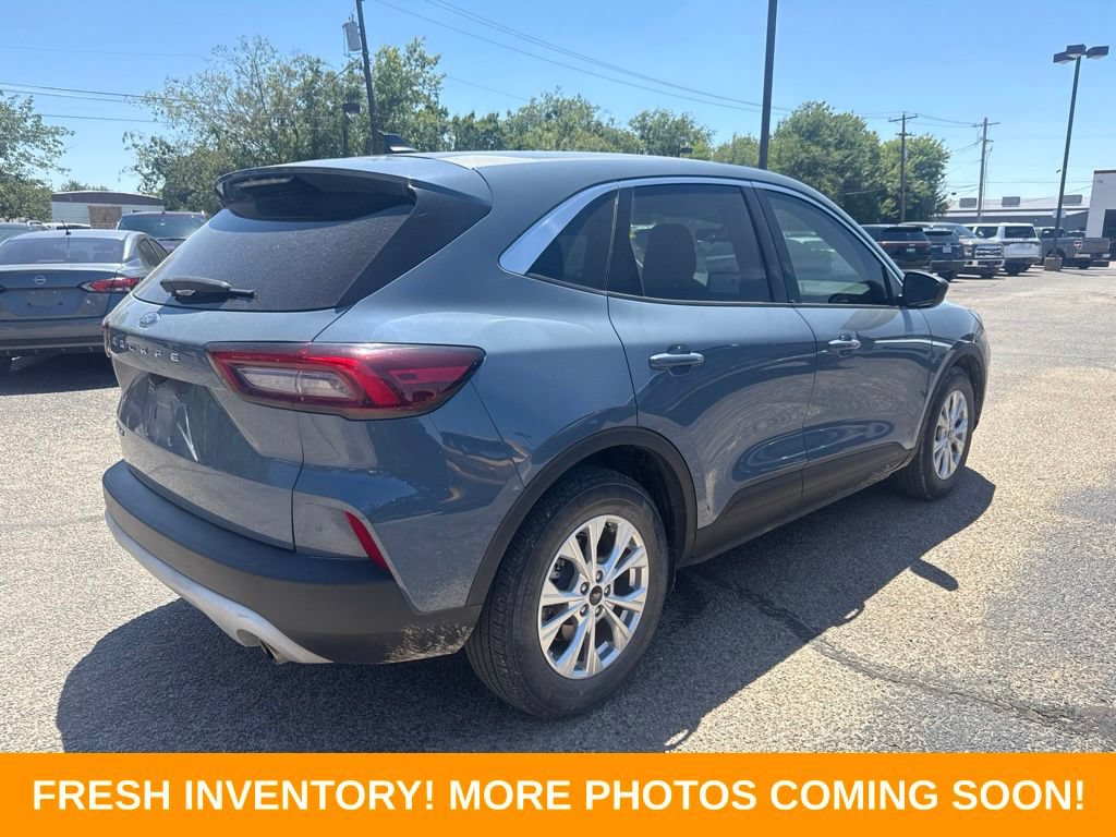 Used 2023 Ford Escape Active FWD image 2