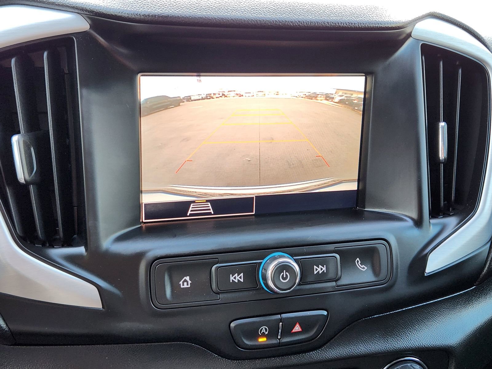 Used 2022 GMC Terrain SLE w/ Driver Convenience Package image 18