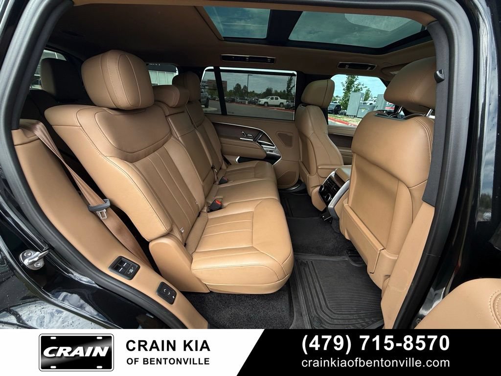 Used 2025 Land Rover Range Rover Long Wheelbase SE AWD/4WD image 32